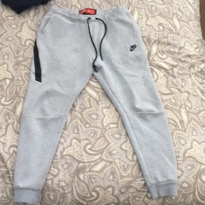 Nike tech fleece joggers